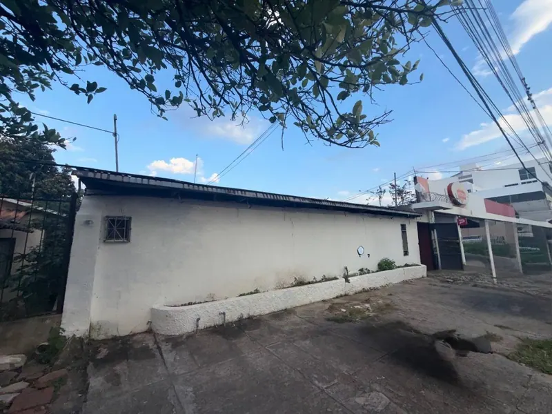 Terreno de 308 m² en venta sobre el 4to anillo, Av. Alemania