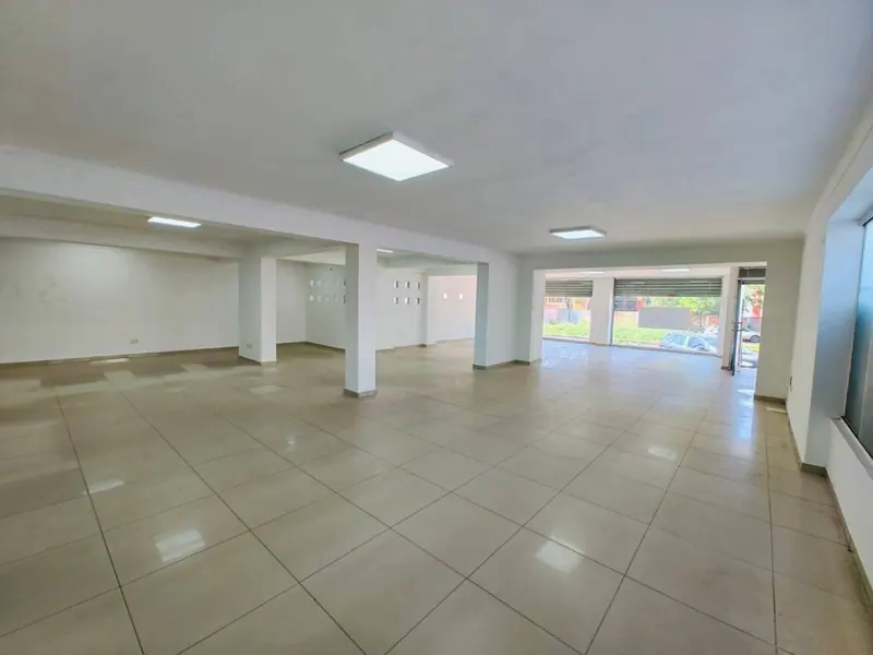 300 m² commercial space for rent in the North Zone: foto 8 de 12