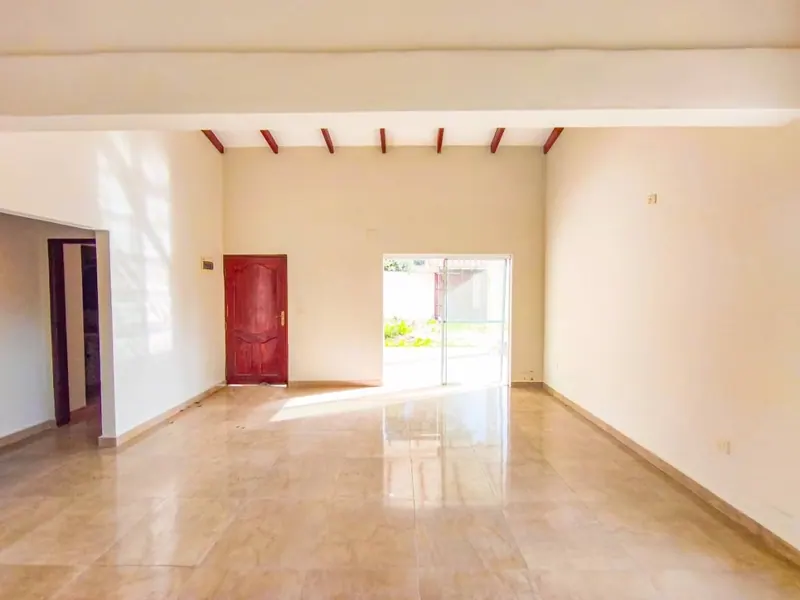 Casa de 3 dormitorios en venta en Warnes, Valle Sánchez: foto 5 de 10