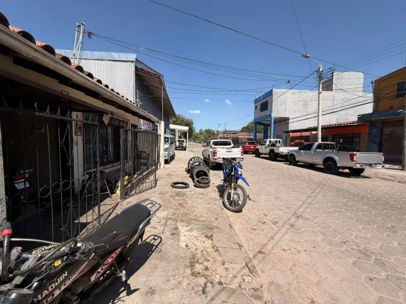 Casa en venta en el centro de Montero, 3 dormitorios
