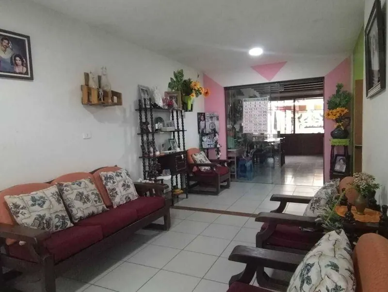 House in gated community for sale in Warnes, 3 bedrooms: foto 2 de 10
