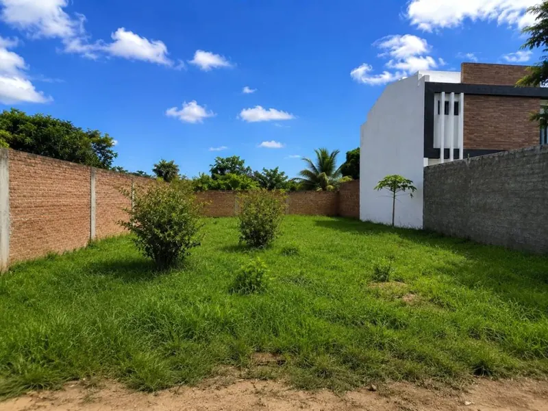 Terreno de 270 m² en venta en la Zona Norte, Av. G77: foto 3 de 8