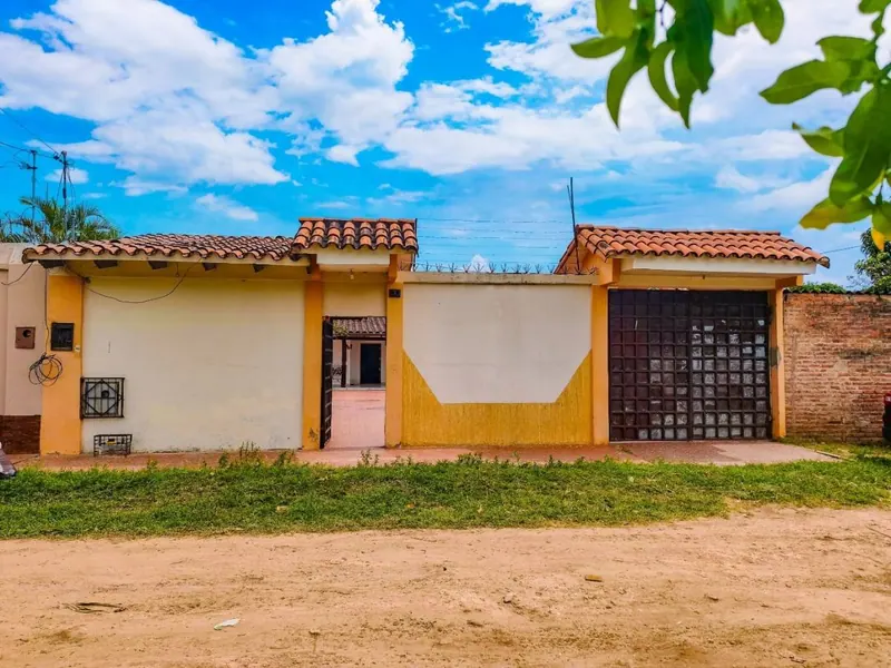 Casa con departamento independiente en venta en la Zona Este: foto 1 de 12