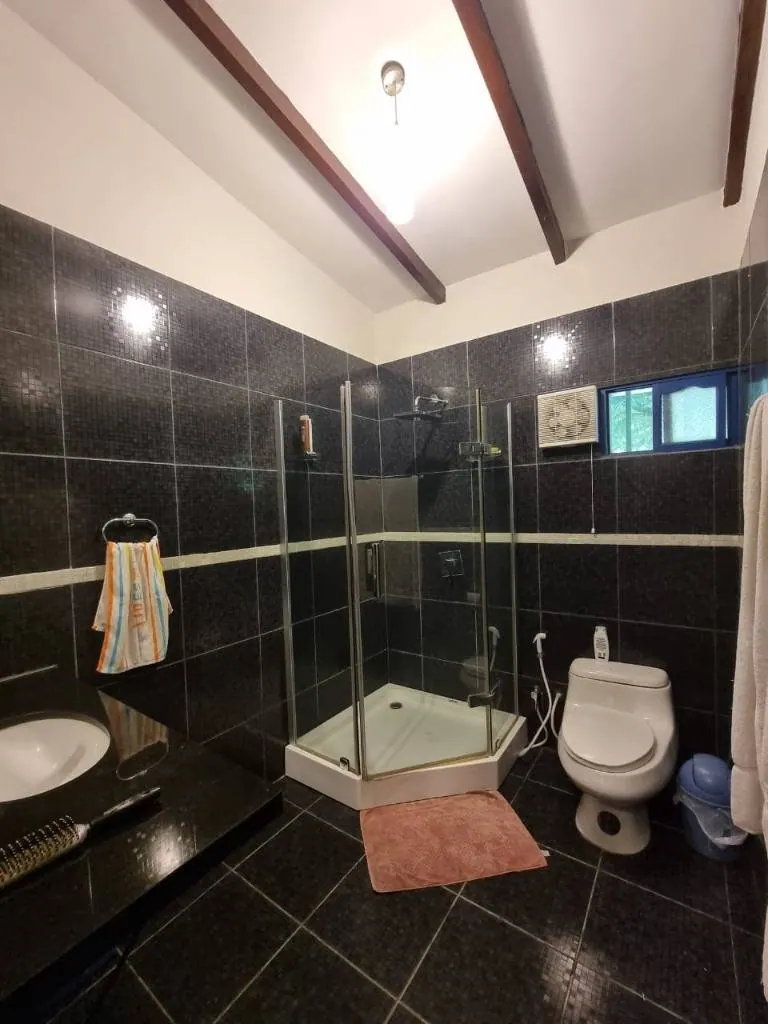 Country property for sale in Warnes, with pool and sports courts: foto 9 de 24