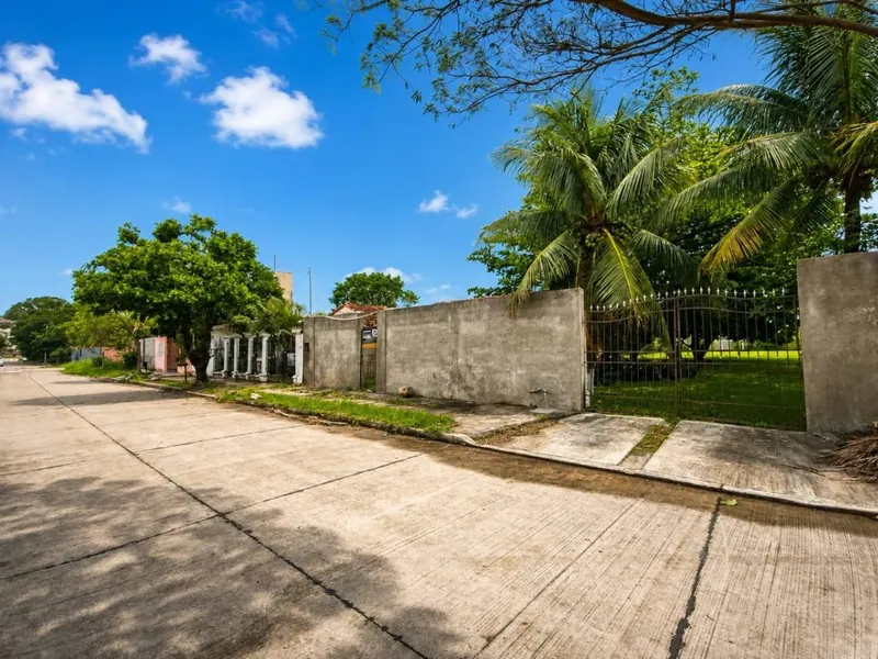 House for rent in the South Zone, 2,500 m² with sports court: foto 1 de 5