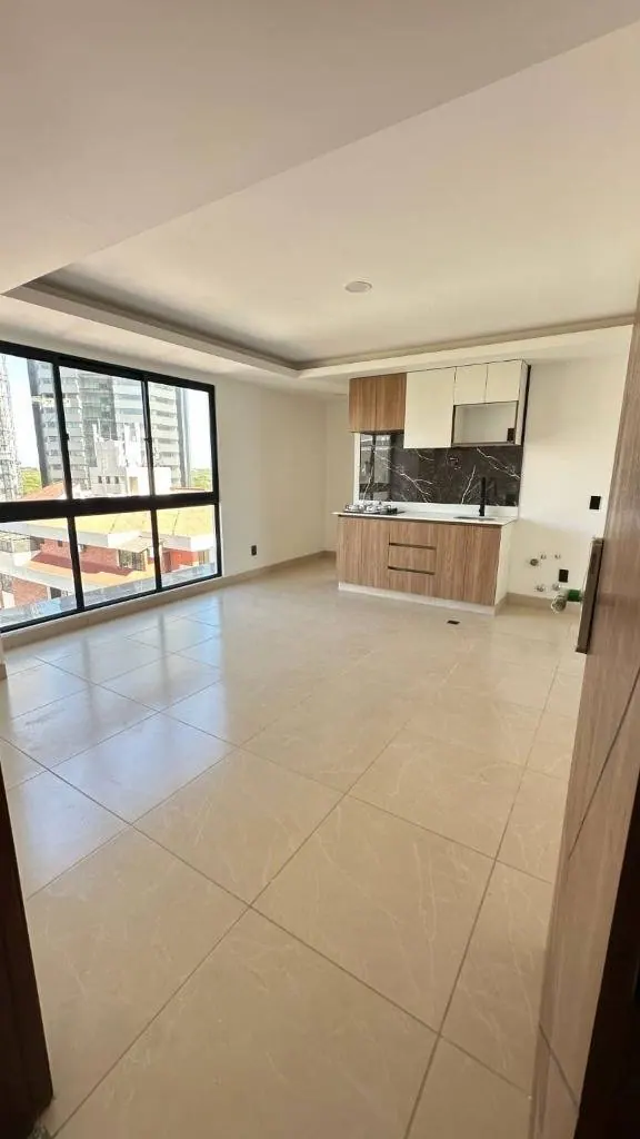 Departamento de 1 dormitorio en alquiler en Equipetrol, Royal One: foto 1 de 14
