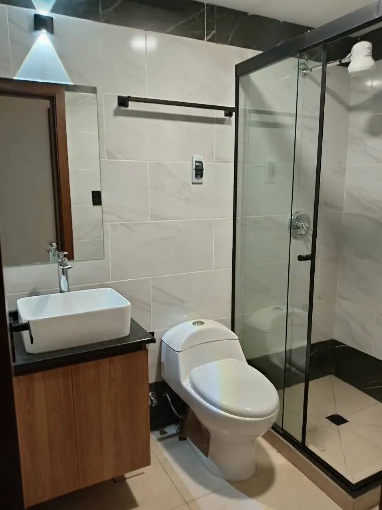 Departamento de 2 dormitorios en alquiler en Equipetrol: foto 3 de 17