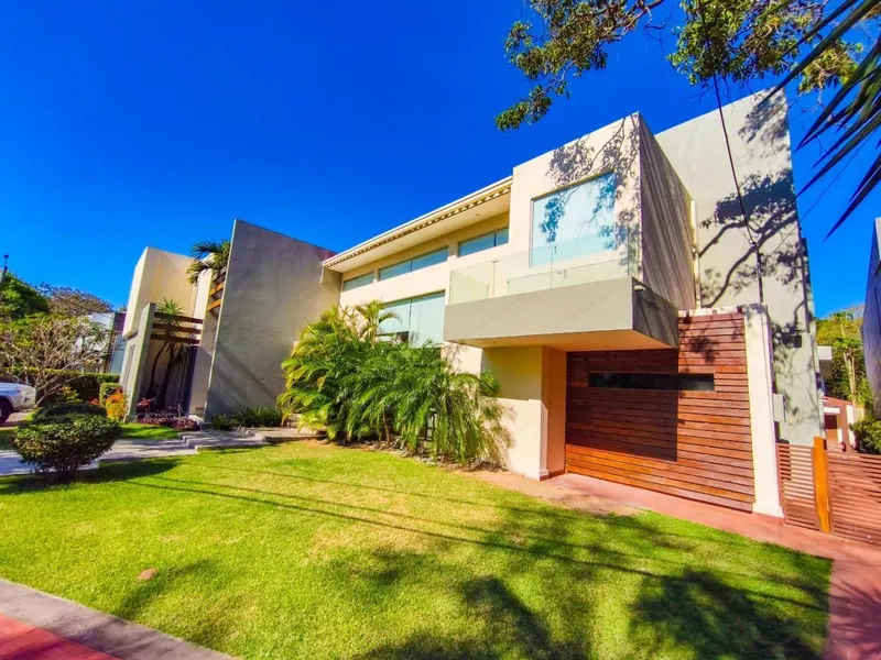 House for sale in the Parque La Floresta gated community, West Zone: foto 3 de 21