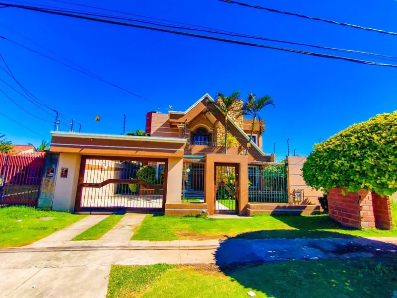 Casa de 6 dormitorios en venta en la Zona Sur, av. Pedro Casal: foto 1 de 13