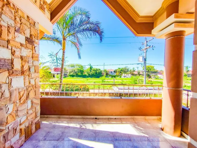 Casa de 6 dormitorios en venta en la Zona Sur, av. Pedro Casal: foto 4 de 13