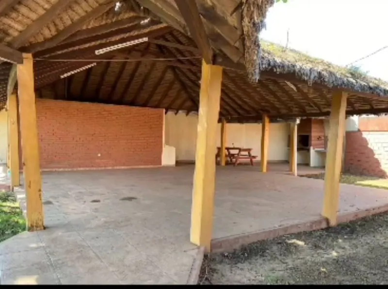 Country house for sale in Cotoca with pool and sports court: foto 4 de 5