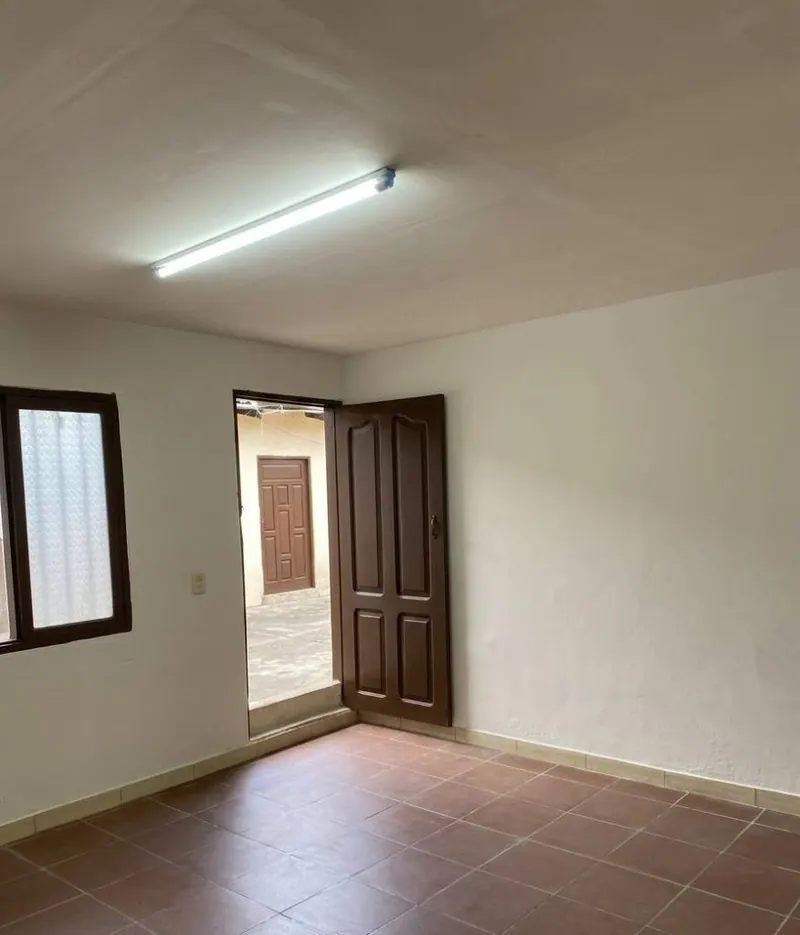 Casa comercial con 12 dormitorios en venta en la Zona Este: foto 12 de 13
