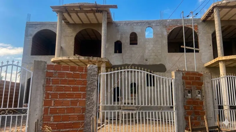 Casa en preventa de 4 dormitorios en venta en Cotoca: foto 1 de 4
