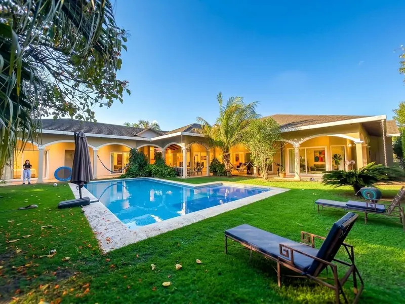 Casa de 5 dormitorios en venta en la Zona Norte, condominio El Carmen: foto 2 de 16