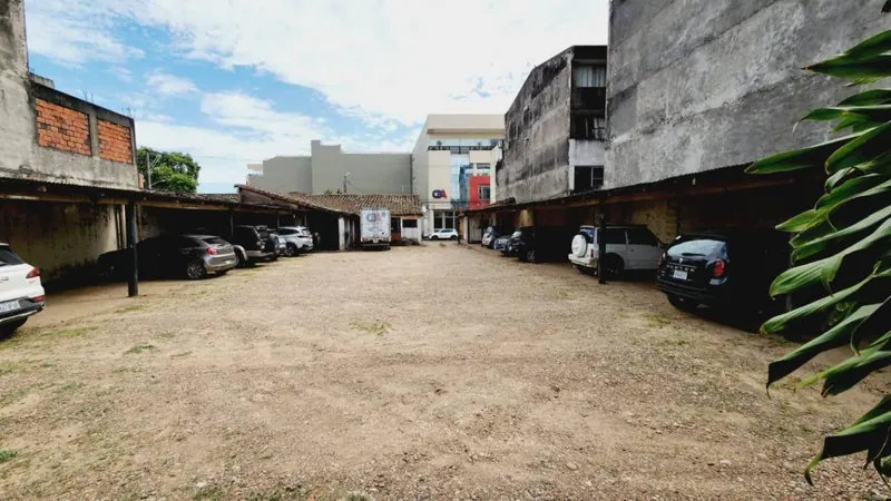 Terreno de 786,97 m² en venta en el Centro, calle Ballivián: foto 2 de 3