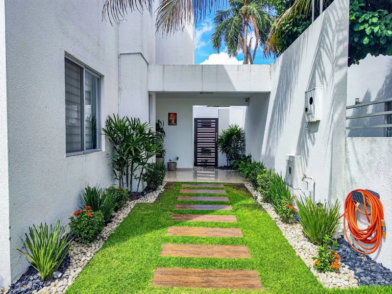 4-bedroom house for sale in the Villa del Carmen gated community: foto 3 de 22