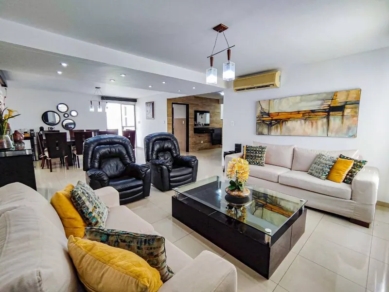 4-bedroom house for sale in the Villa del Carmen gated community: foto 8 de 22