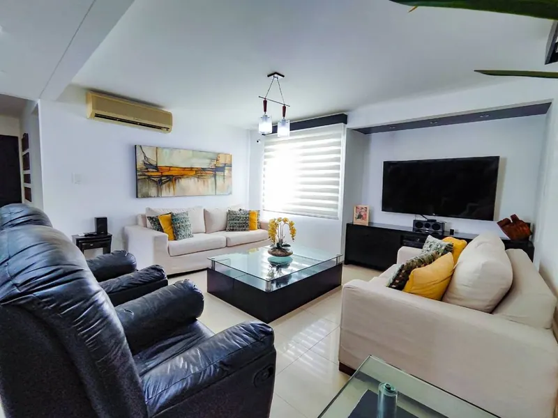 4-bedroom house for sale in the Villa del Carmen gated community: foto 9 de 22