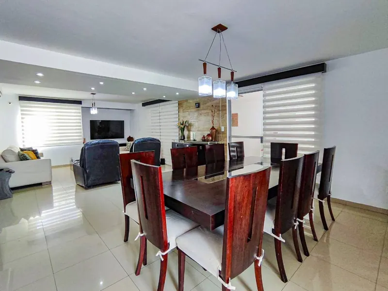 4-bedroom house for sale in the Villa del Carmen gated community: foto 12 de 22