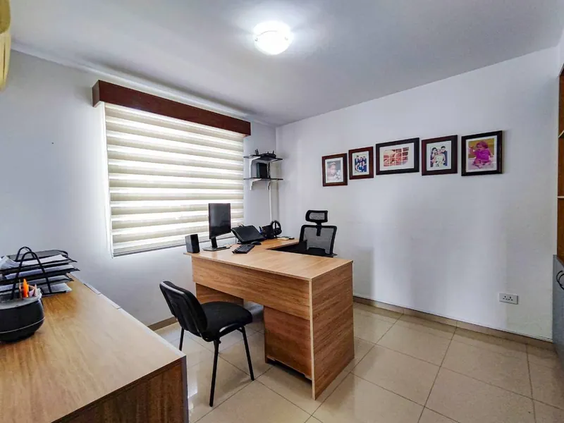 4-bedroom house for sale in the Villa del Carmen gated community: foto 13 de 22