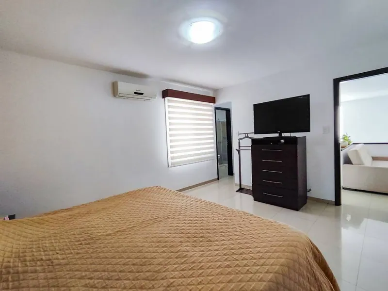 4-bedroom house for sale in the Villa del Carmen gated community: foto 18 de 22