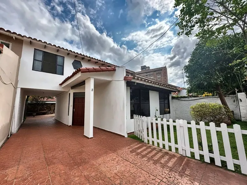 Casa en venta en la Urbanización Jorori, Av. Banzer y 5to anillo: foto 3 de 9