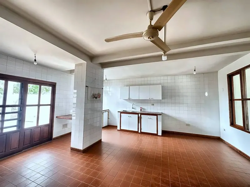 Casa en venta en la Urbanización Jorori, Av. Banzer y 5to anillo: foto 4 de 9