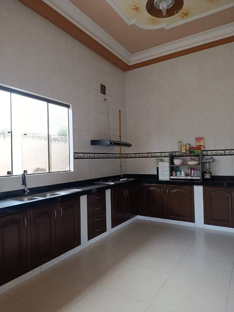 Casa de uso mixto en venta en la Zona Sur, Av. Cruz del Sur: foto 2 de 10