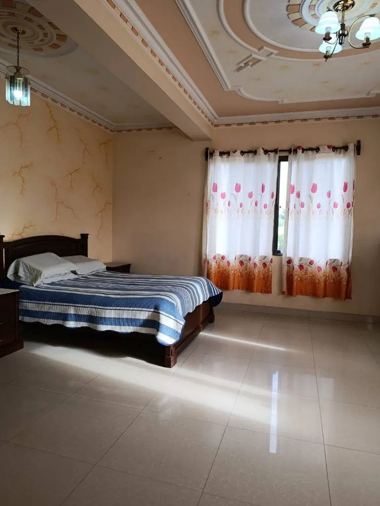 Casa de uso mixto en venta en la Zona Sur, Av. Cruz del Sur: foto 4 de 10