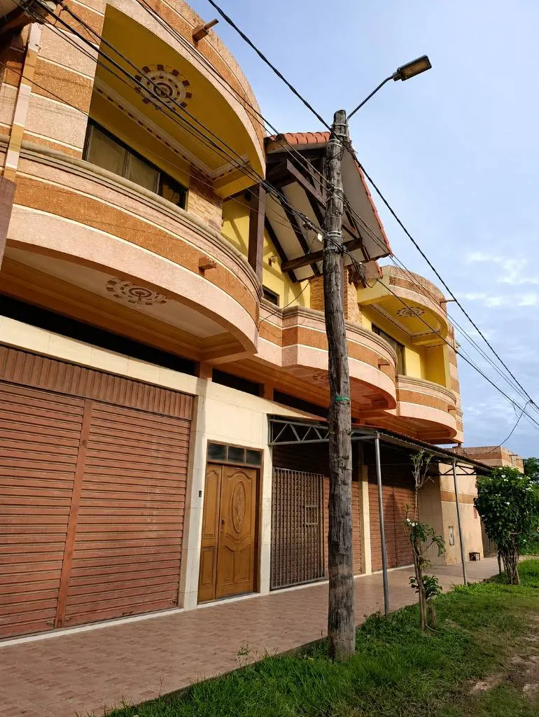 Casa de uso mixto en venta en la Zona Sur, Av. Cruz del Sur: foto 7 de 10