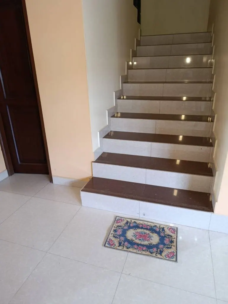 Casa de uso mixto en venta en la Zona Sur, Av. Cruz del Sur: foto 8 de 10