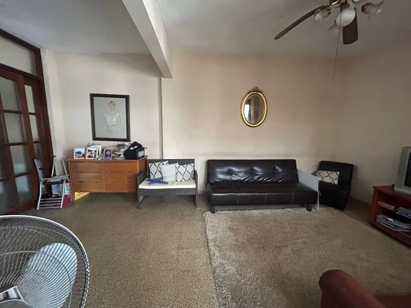 Casa de 4 dormitorios en venta en el Centro, con oficina a la calle: foto 5 de 10
