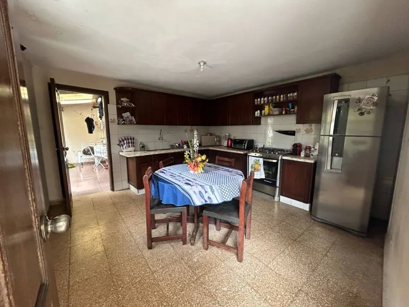 Casa de 4 dormitorios en venta en el Centro, con oficina a la calle: foto 10 de 10