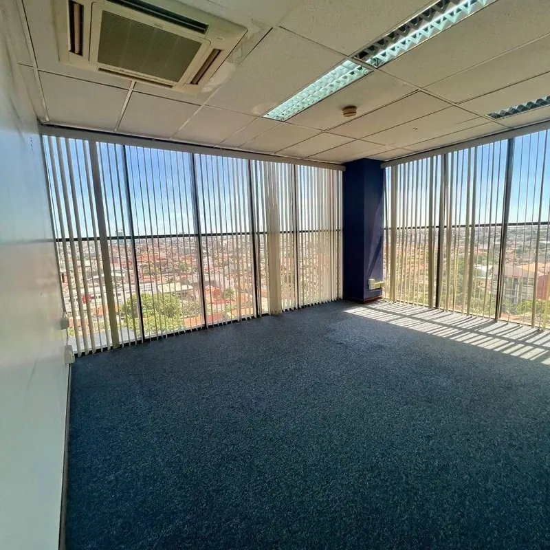 Piso de oficinas de 326 m² en alquiler en las Torres CAINCO: foto 13 de 17