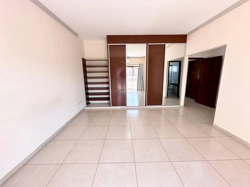 Casa de 5 dormitorios en venta en la Zona Norte, 3er anillo: foto 1 de 14
