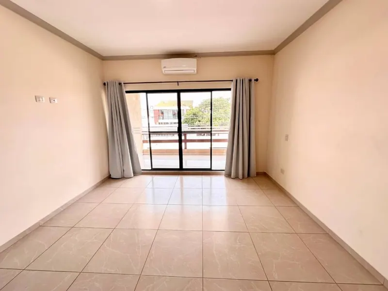 Casa de 5 dormitorios en venta en la Zona Norte, 3er anillo: foto 3 de 14