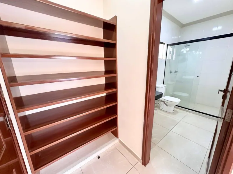 Casa de 5 dormitorios en venta en la Zona Norte, 3er anillo: foto 5 de 14