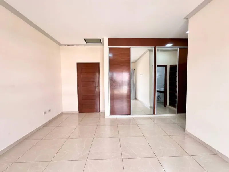 Casa de 5 dormitorios en venta en la Zona Norte, 3er anillo: foto 7 de 14