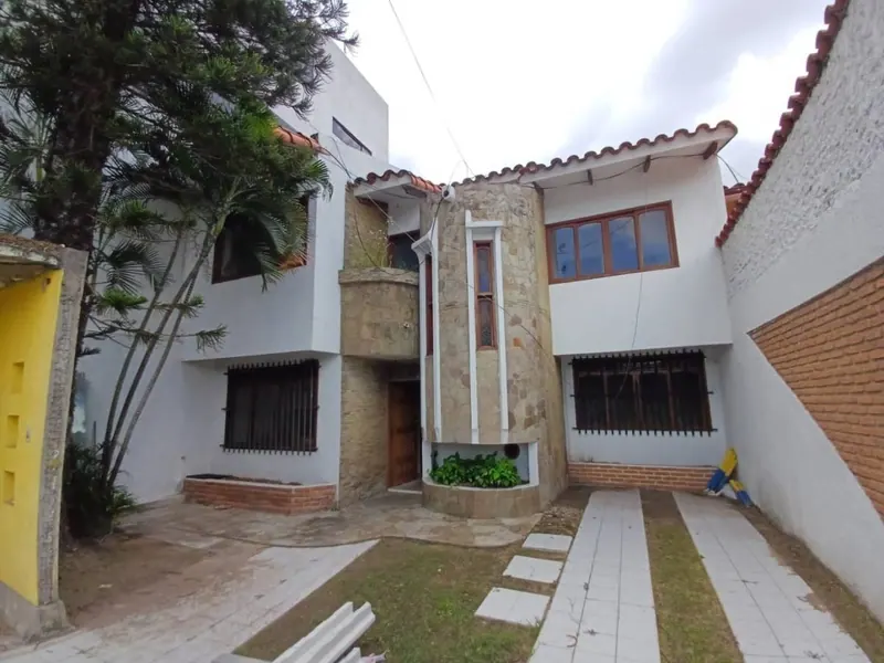 Casa de 9 dormitorios en venta en la Zona Oeste, 290 m² de terreno: foto 1 de 12