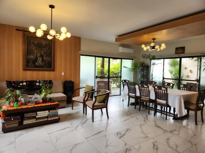 Corner house for sale in the Parques III gated community, Urubó: foto 5 de 25