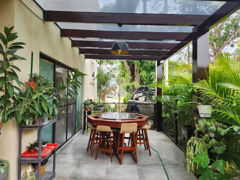 Corner house for sale in the Parques III gated community, Urubó: foto 9 de 25