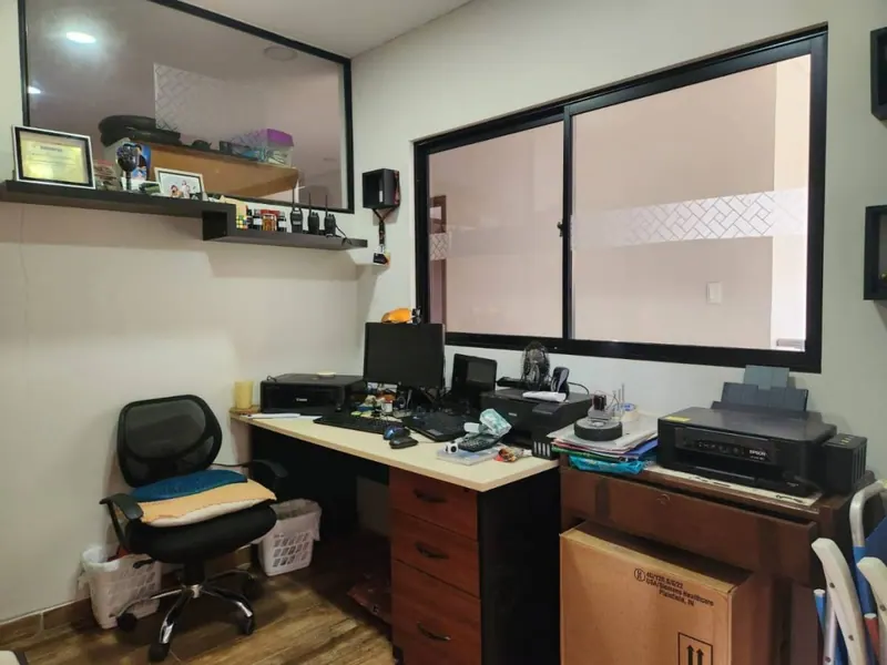 Corner house for sale in the Parques III gated community, Urubó: foto 12 de 25