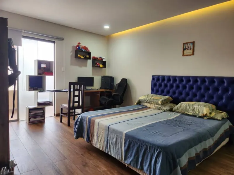 Corner house for sale in the Parques III gated community, Urubó: foto 15 de 25