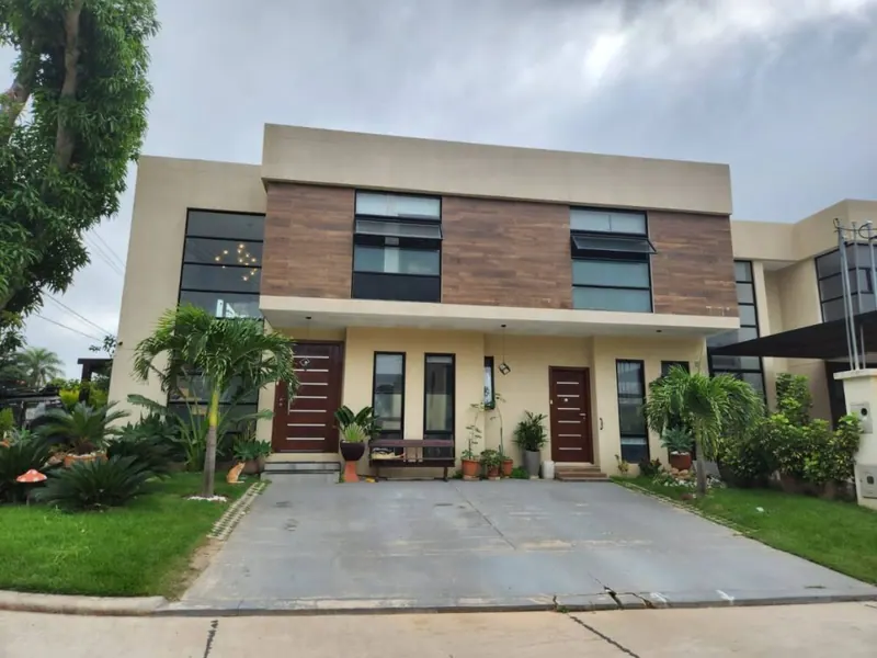 Corner house for sale in the Parques III gated community, Urubó: foto 25 de 25