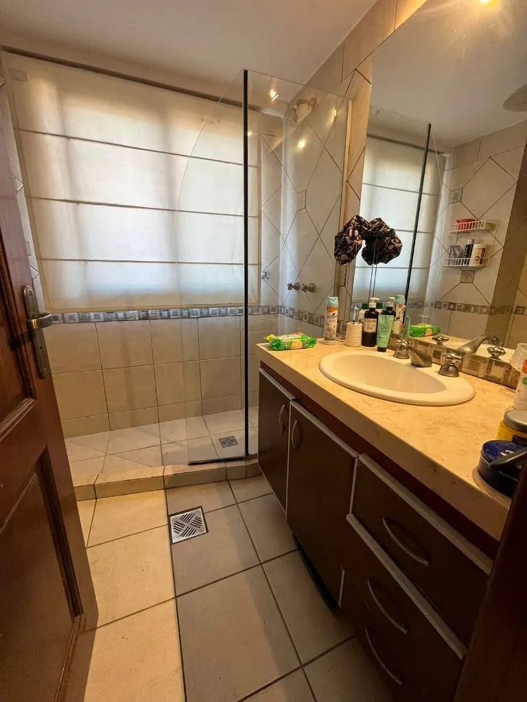 Departamento de 3 dormitorios en venta en el condominio Torres Gemelas: foto 6 de 10