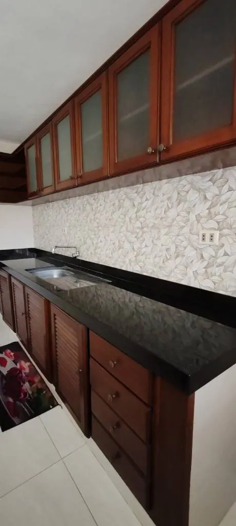 Casa de 4 dormitorios en alquiler en el barrio Urbari, Zona Oeste: foto 4 de 11