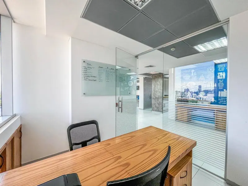 Oficina de 182 m² en venta en la torre Duo, Zona Norte: foto 9 de 18