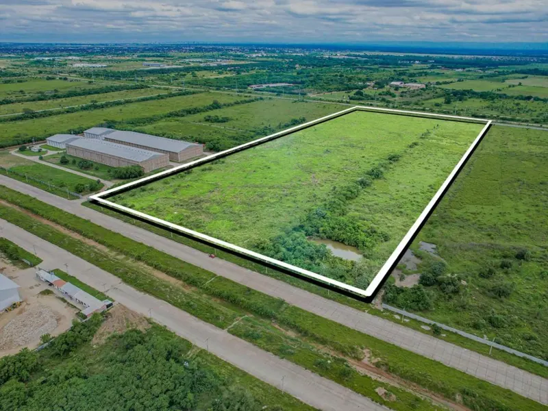 Terreno de 150.000 m² en venta en el Parque Industrial Latinoamericano: foto 1 de 8