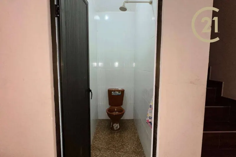 Casa de 13 dormitorios en venta en la Zona Sur, Av. Escuadrón Velasco: foto 2 de 29