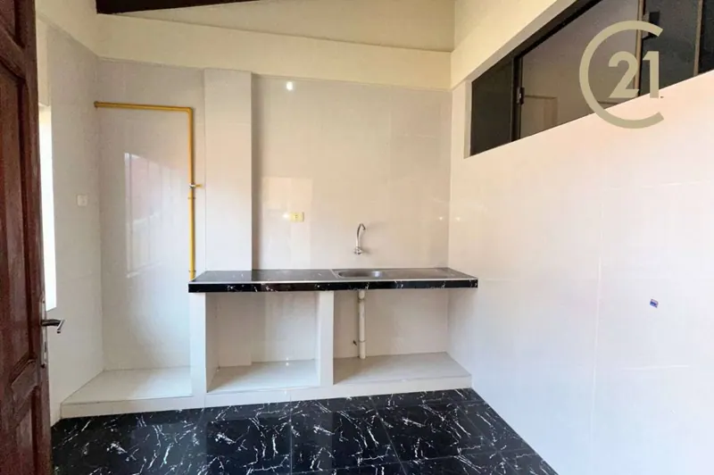 Casa de 13 dormitorios en venta en la Zona Sur, Av. Escuadrón Velasco: foto 7 de 29